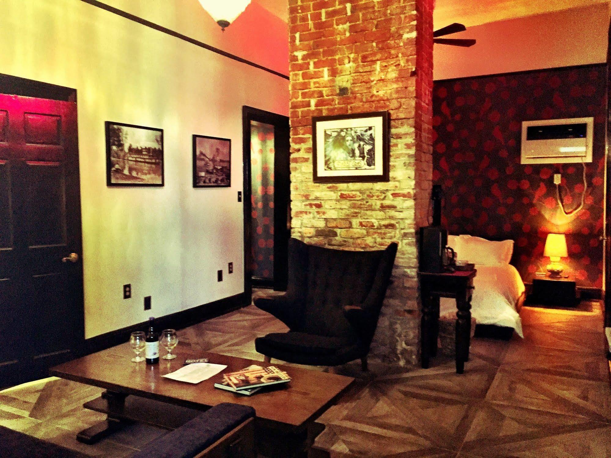 Royal Street Inn & Bar Ню Орлиънс Екстериор снимка