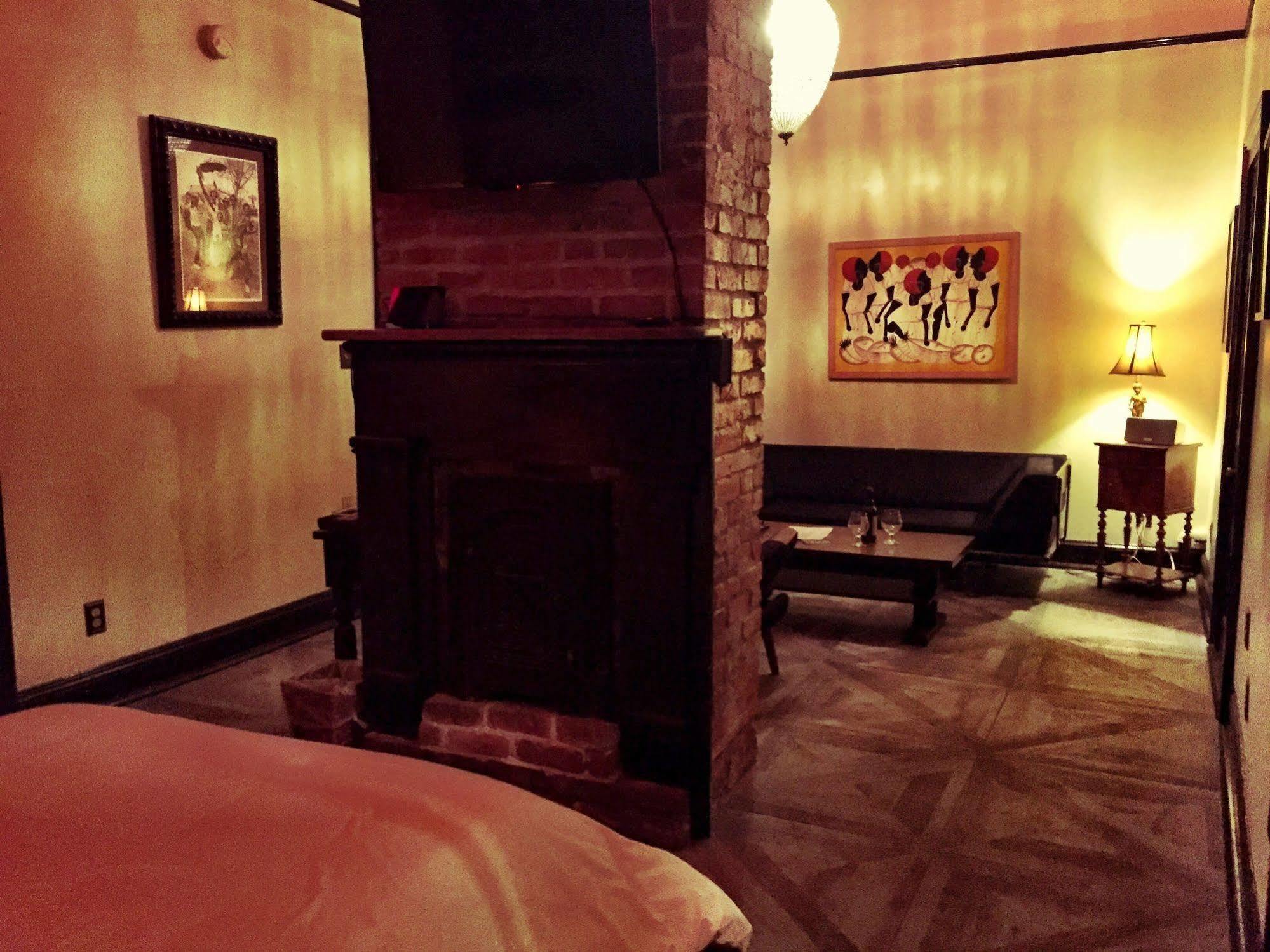 Royal Street Inn & Bar Ню Орлиънс Екстериор снимка